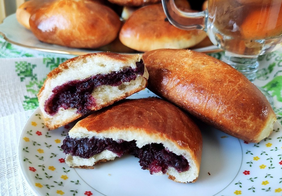 Bird cherry pies